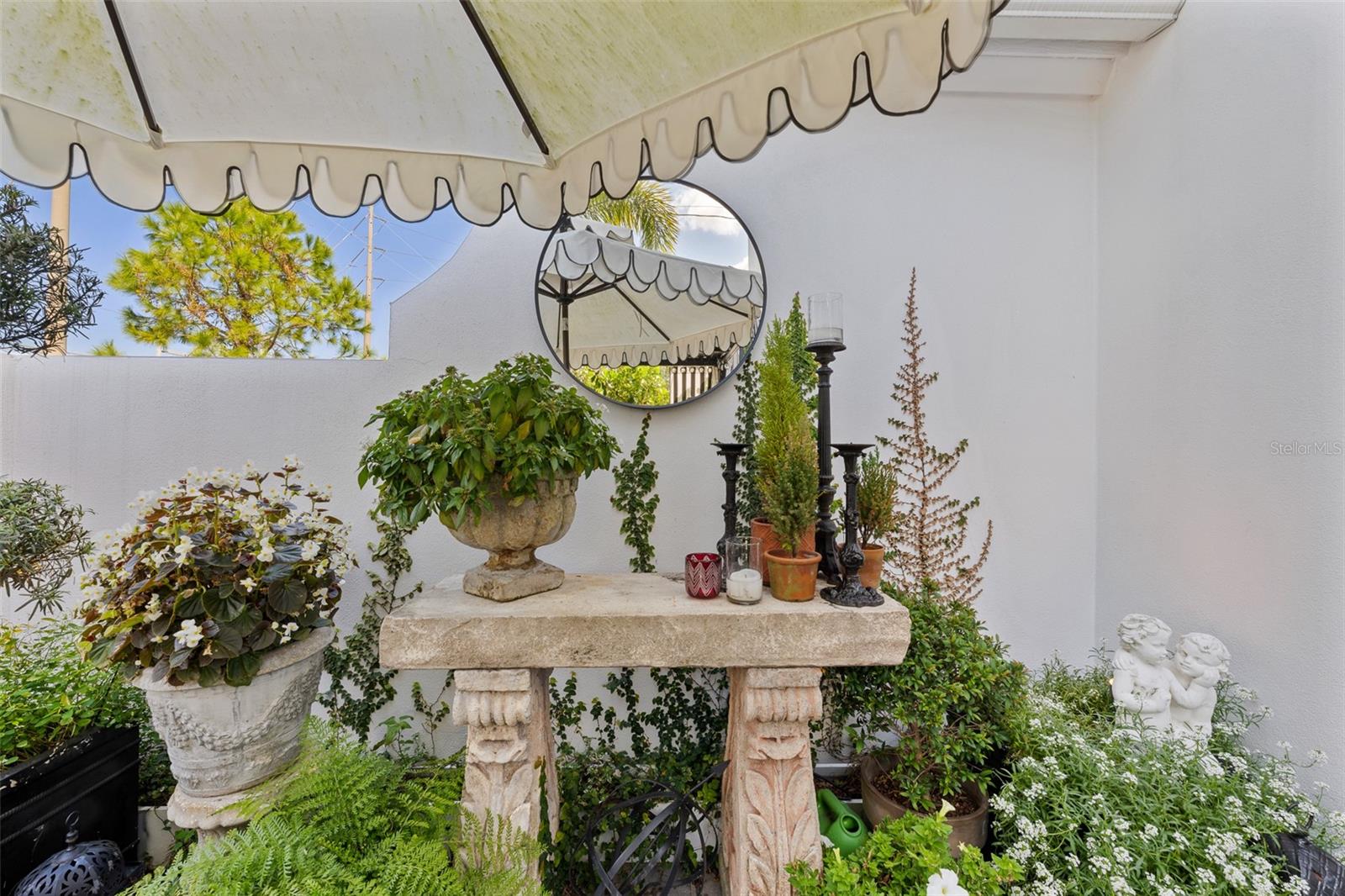 MANHATTAN GARDENS TWNHMS - Residential