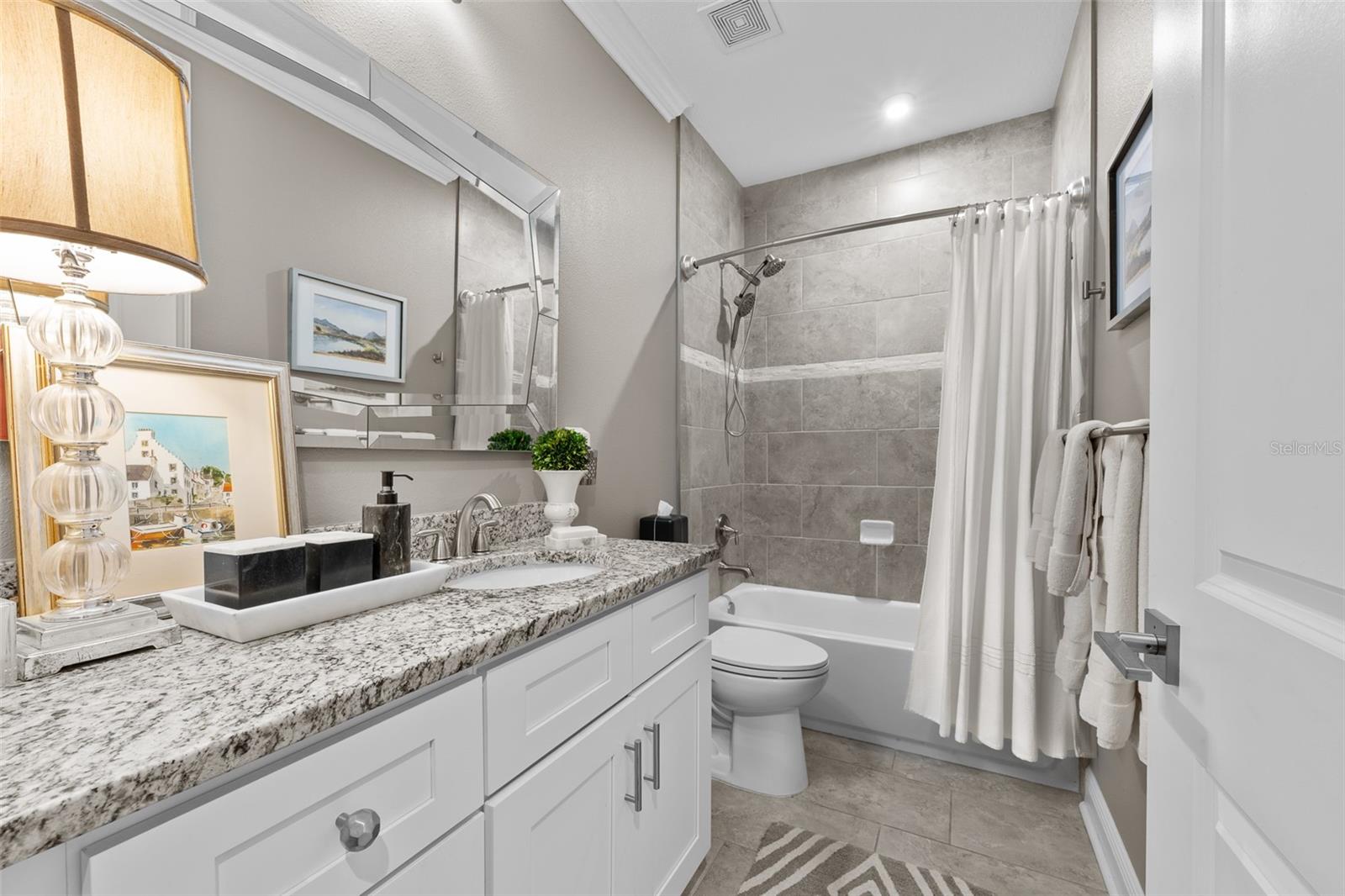 MANHATTAN GARDENS TWNHMS - Residential