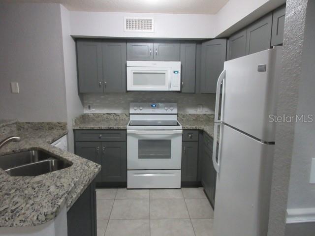 831 CAMARGO WAY 106