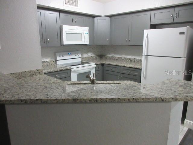831 CAMARGO WAY 106
