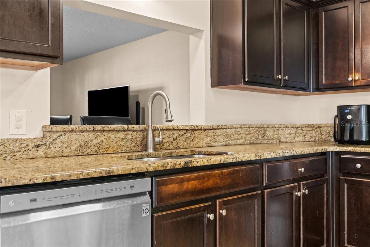 LAKEVIEW VILLAGE CONDO 15 - Residential