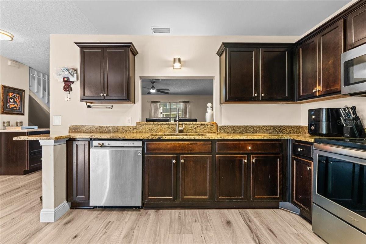 LAKEVIEW VILLAGE CONDO 15 - Residential