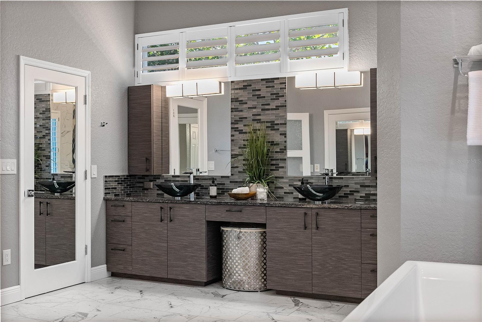 TIERRA VERDE UNIT 1 4TH REP - Residential