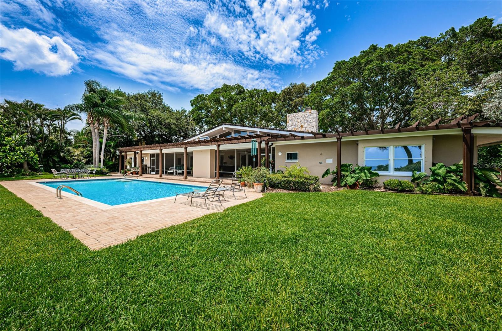 SNELL ISLE BRIGHTWATERS SEC 2 - Residential