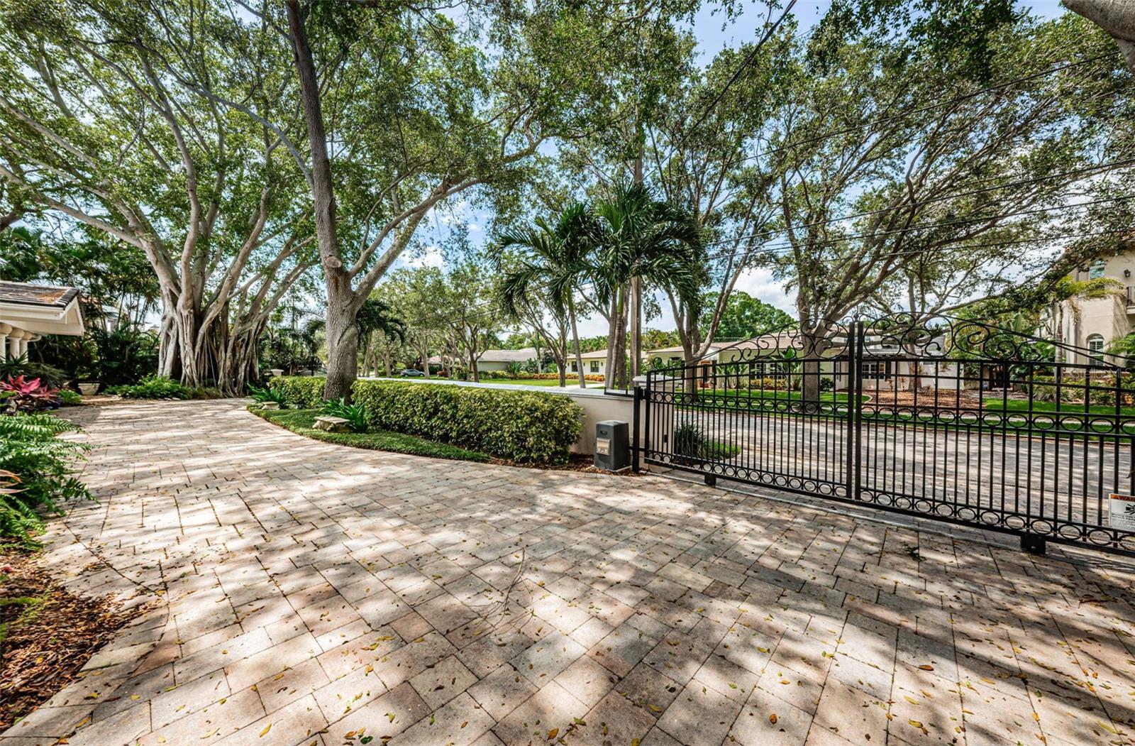 SNELL ISLE BRIGHTWATERS SEC 2 - Residential