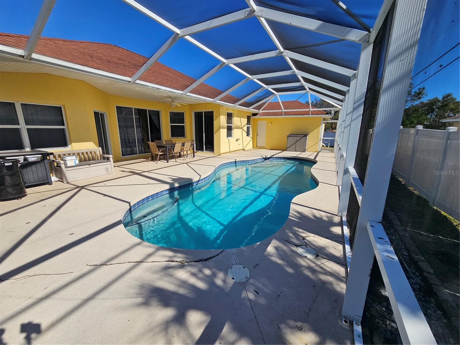 SOUTH VENICE - Residential