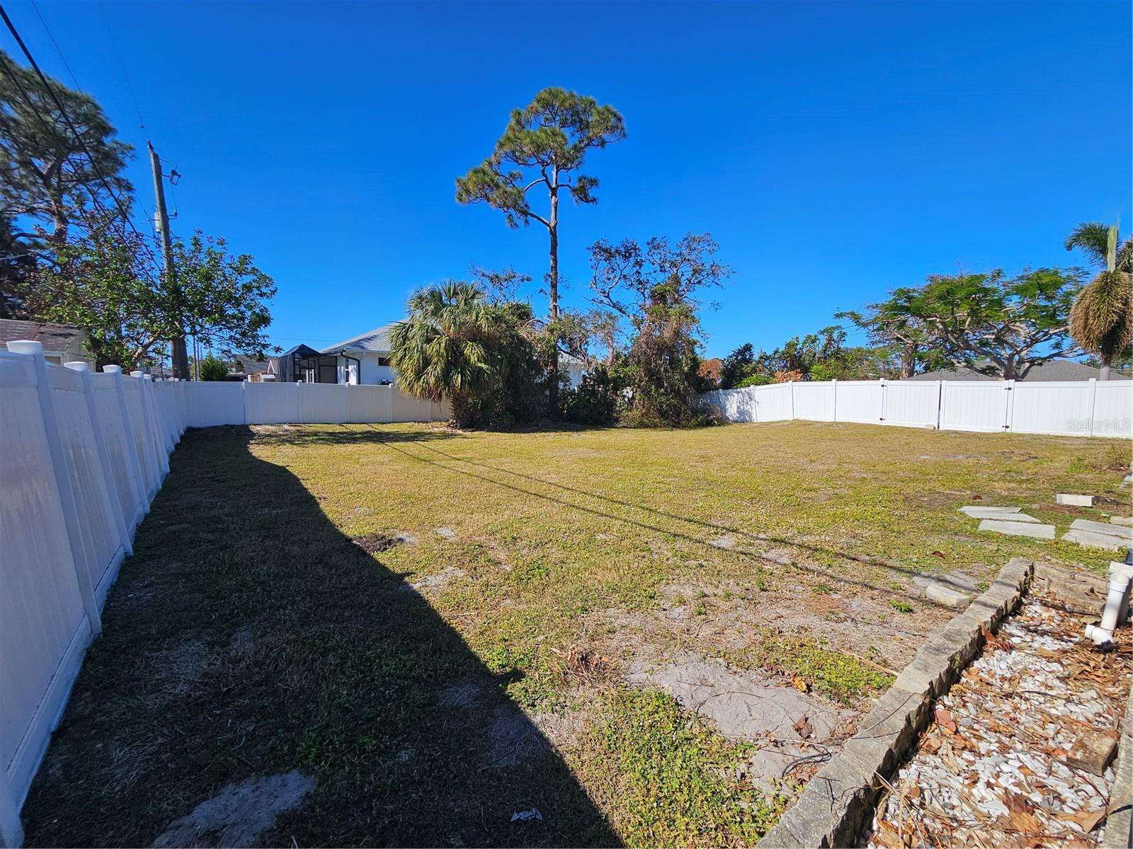 SOUTH VENICE - Residential