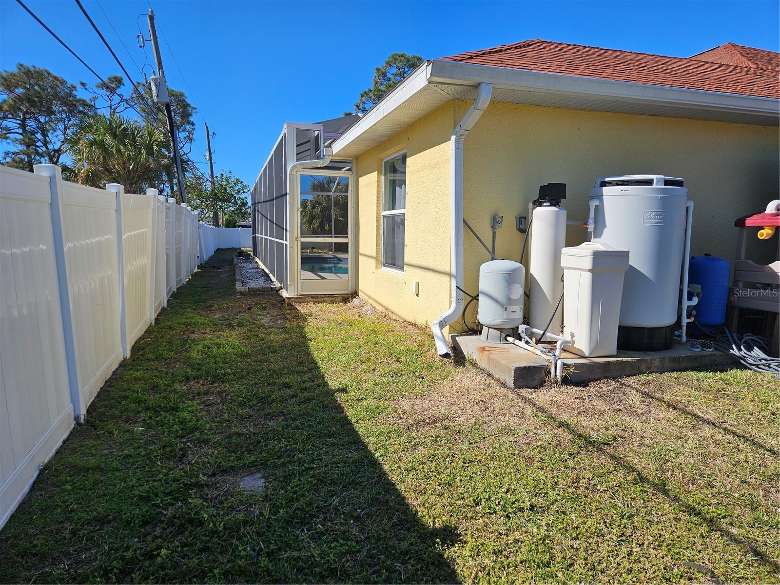 SOUTH VENICE - Residential