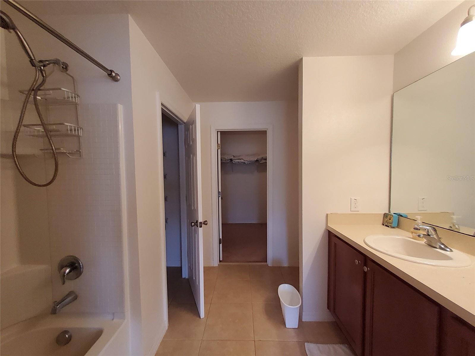 LAKE SMART ESTATES - Residential Lease