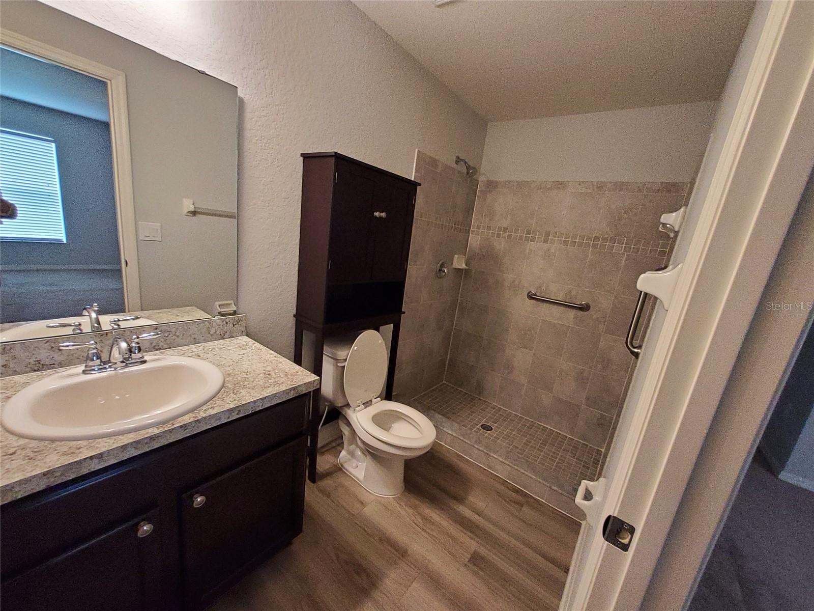 LAKE SMART ESTATES - Residential Lease