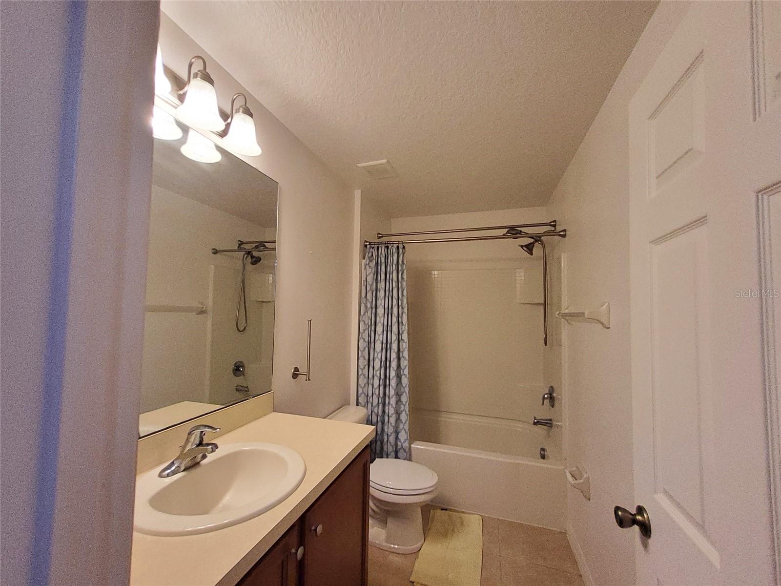 LAKE SMART ESTATES - Residential Lease