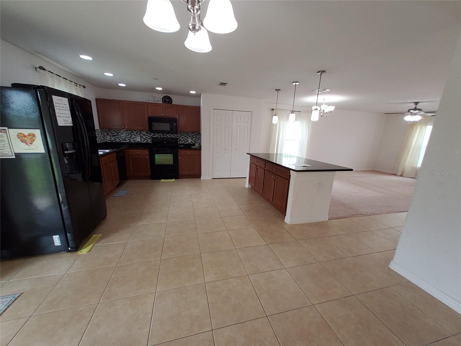 LAKE SMART ESTATES - Residential Lease