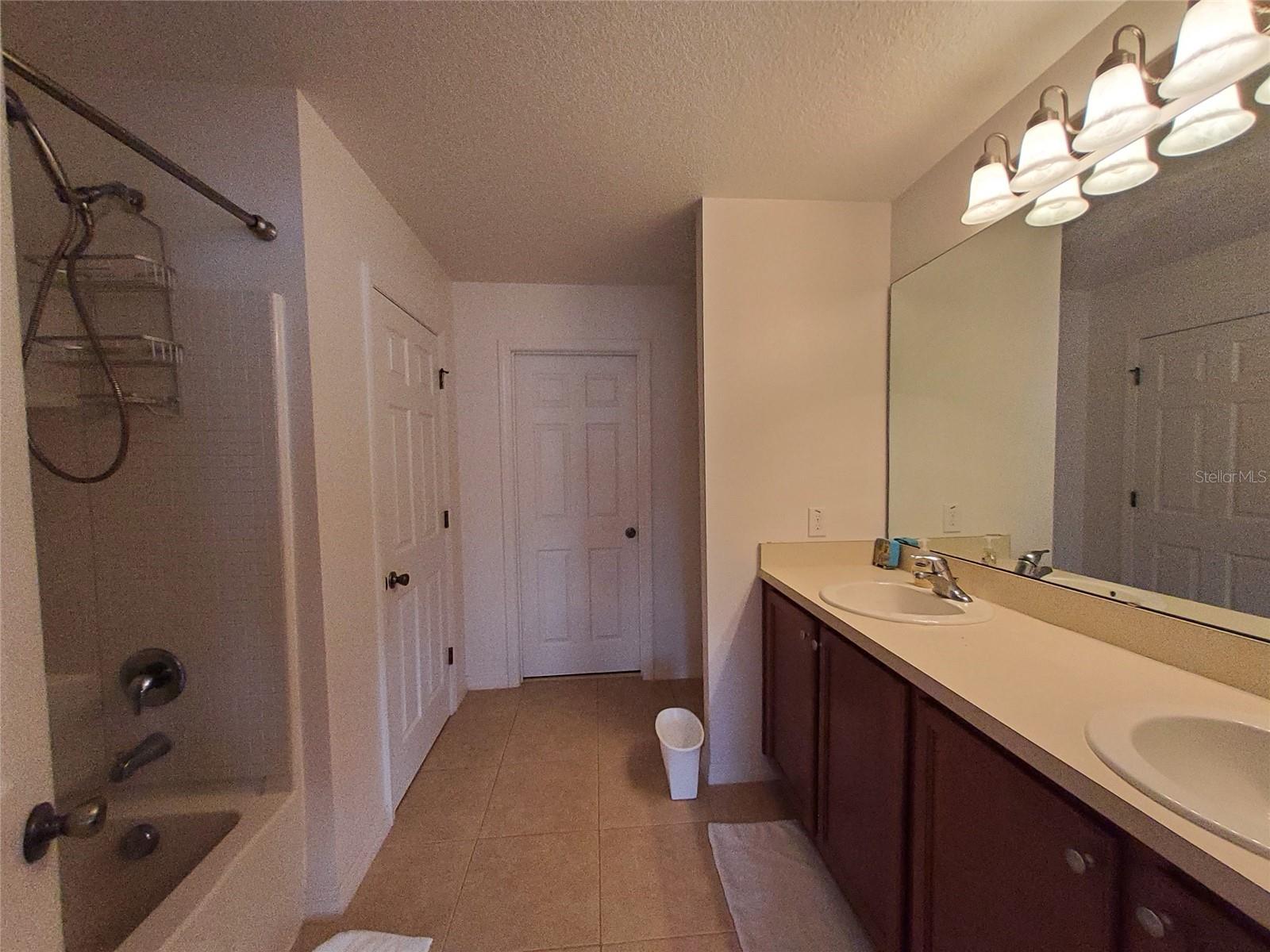 LAKE SMART ESTATES - Residential Lease