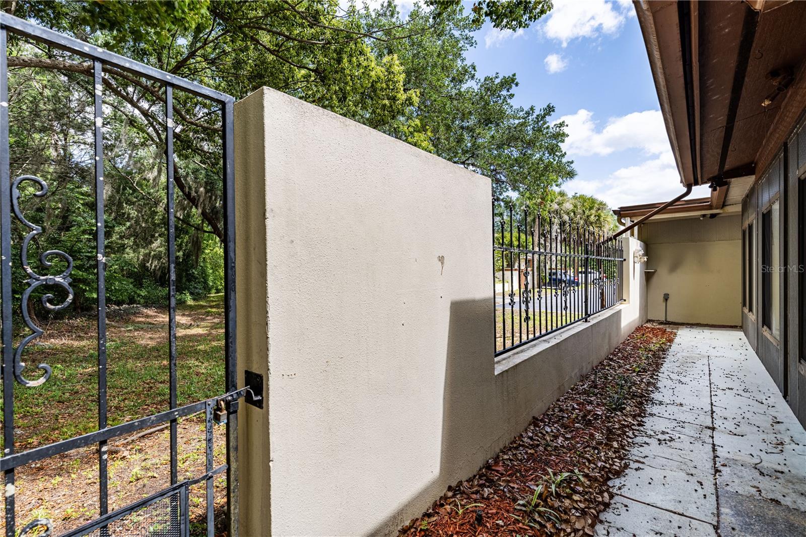 EUSTIS WILLOW CREST SUB - Residential