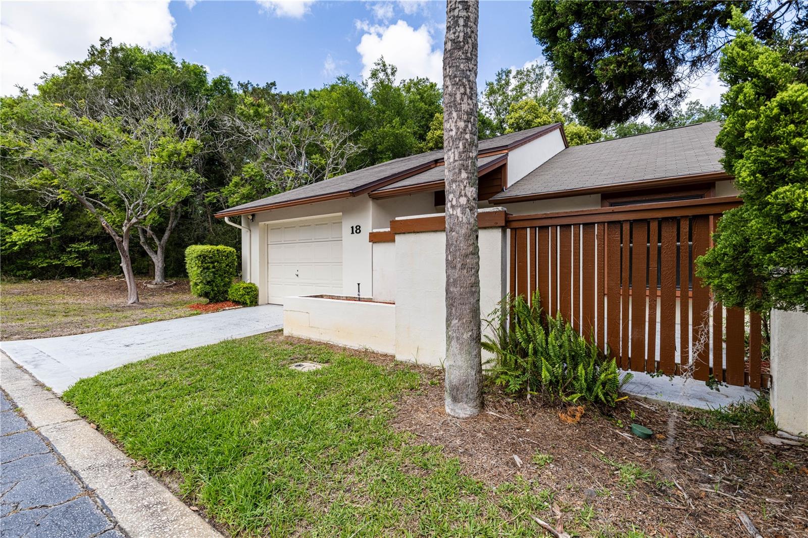 EUSTIS WILLOW CREST SUB - Residential