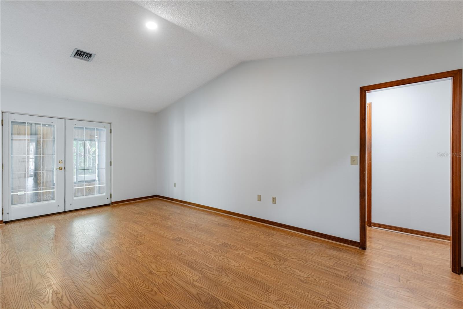 EUSTIS WILLOW CREST SUB - Residential