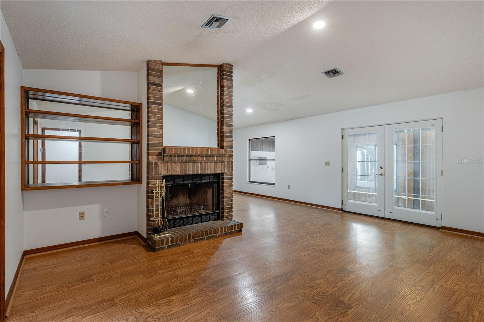 EUSTIS WILLOW CREST SUB - Residential