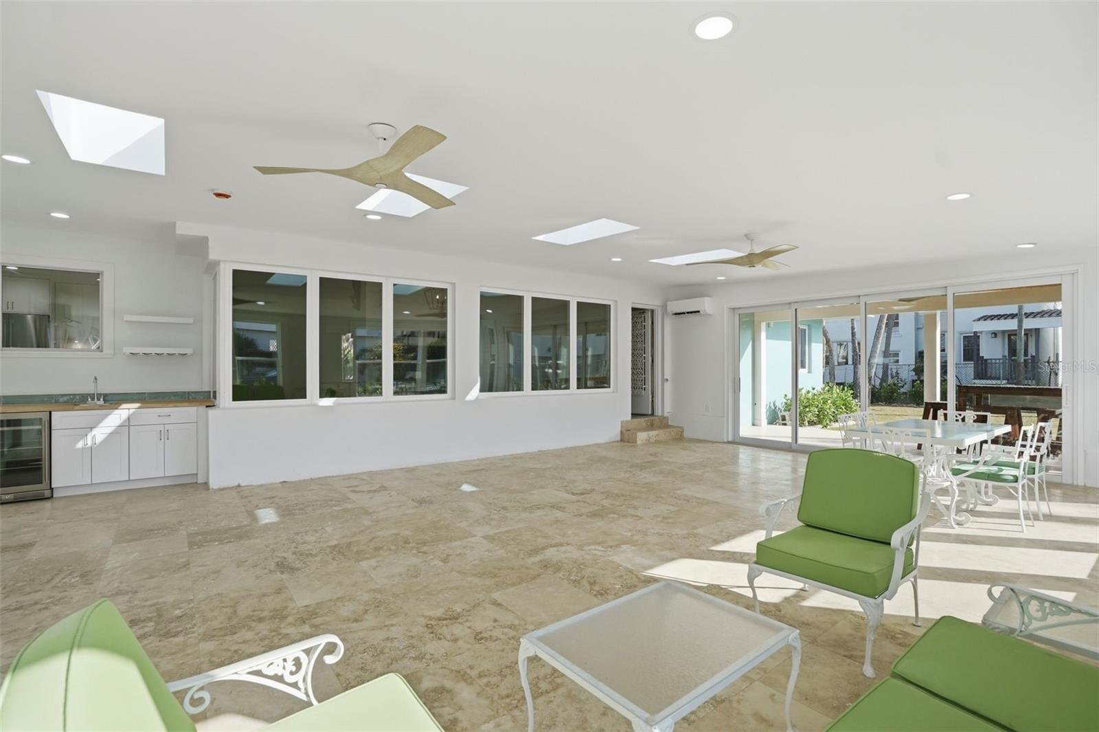 COLONIAL CORP REP - Residential