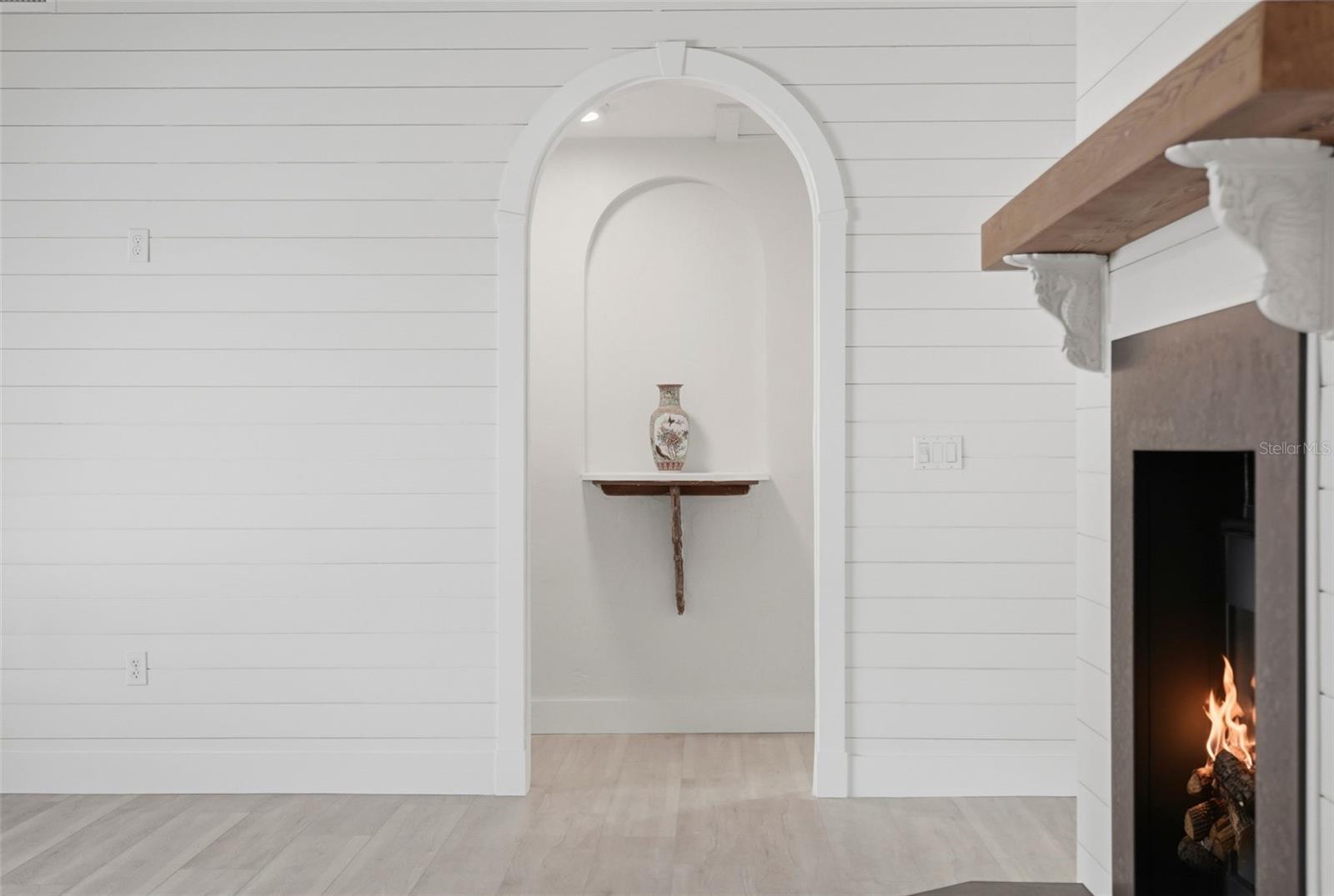 COLONIAL CORP REP - Residential