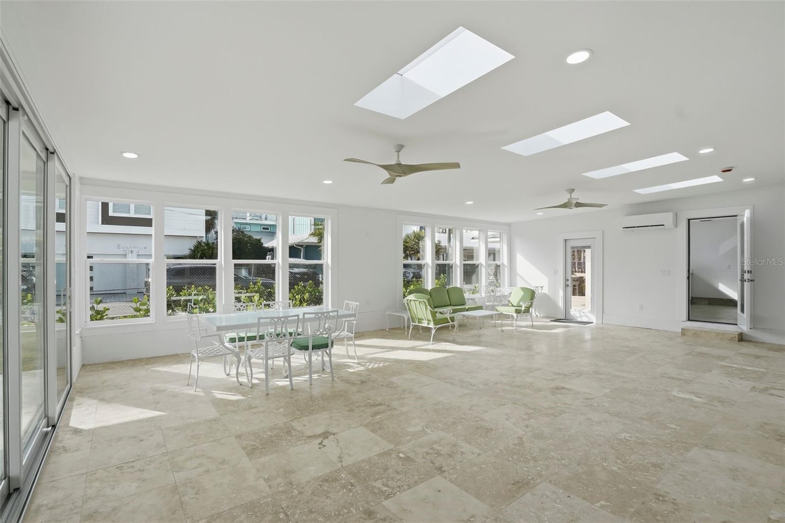 COLONIAL CORP REP - Residential