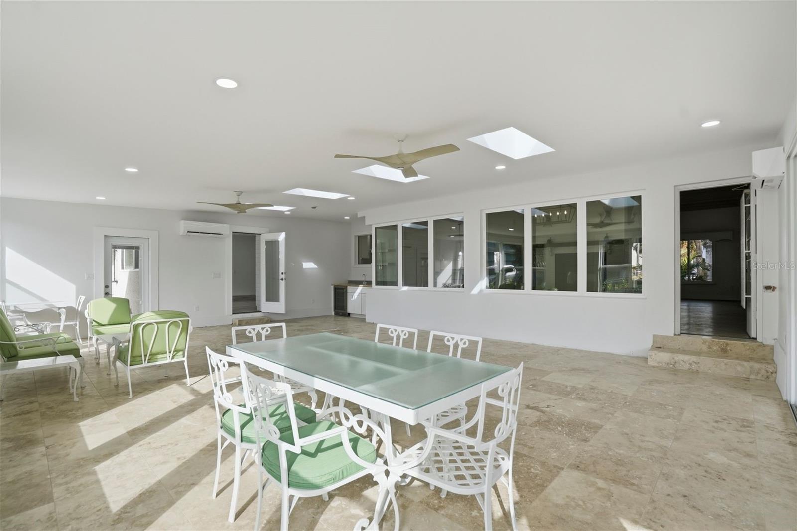 COLONIAL CORP REP - Residential