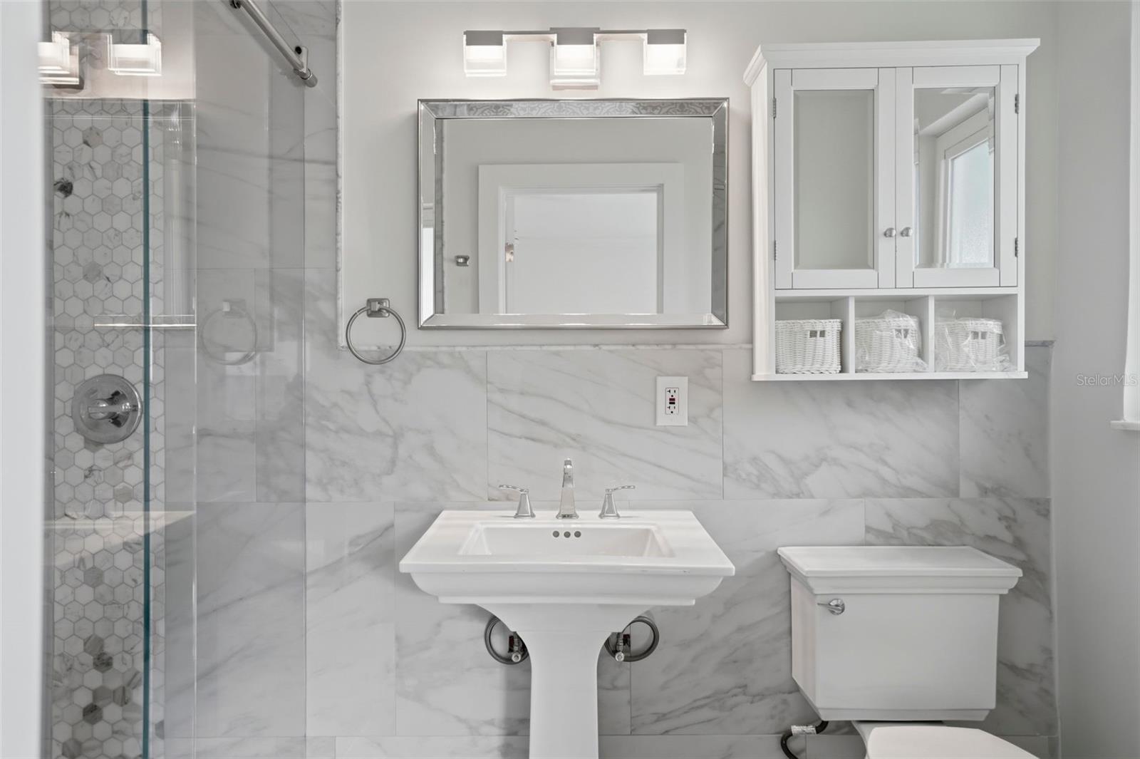 COLONIAL CORP REP - Residential