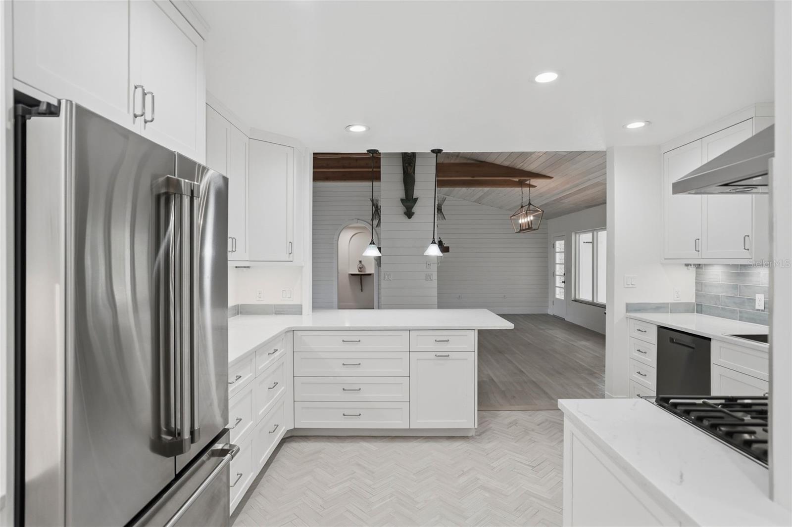 COLONIAL CORP REP - Residential