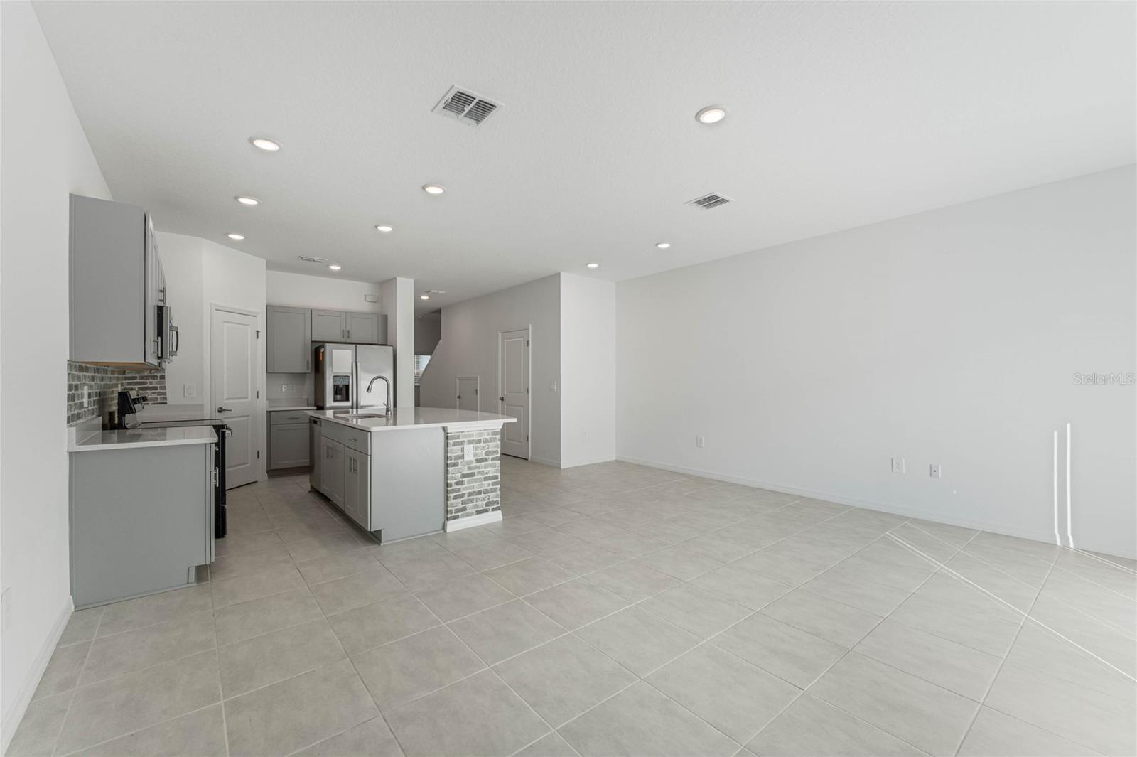 SEASONS AT BIG SKY PH 2 - Residential Lease
