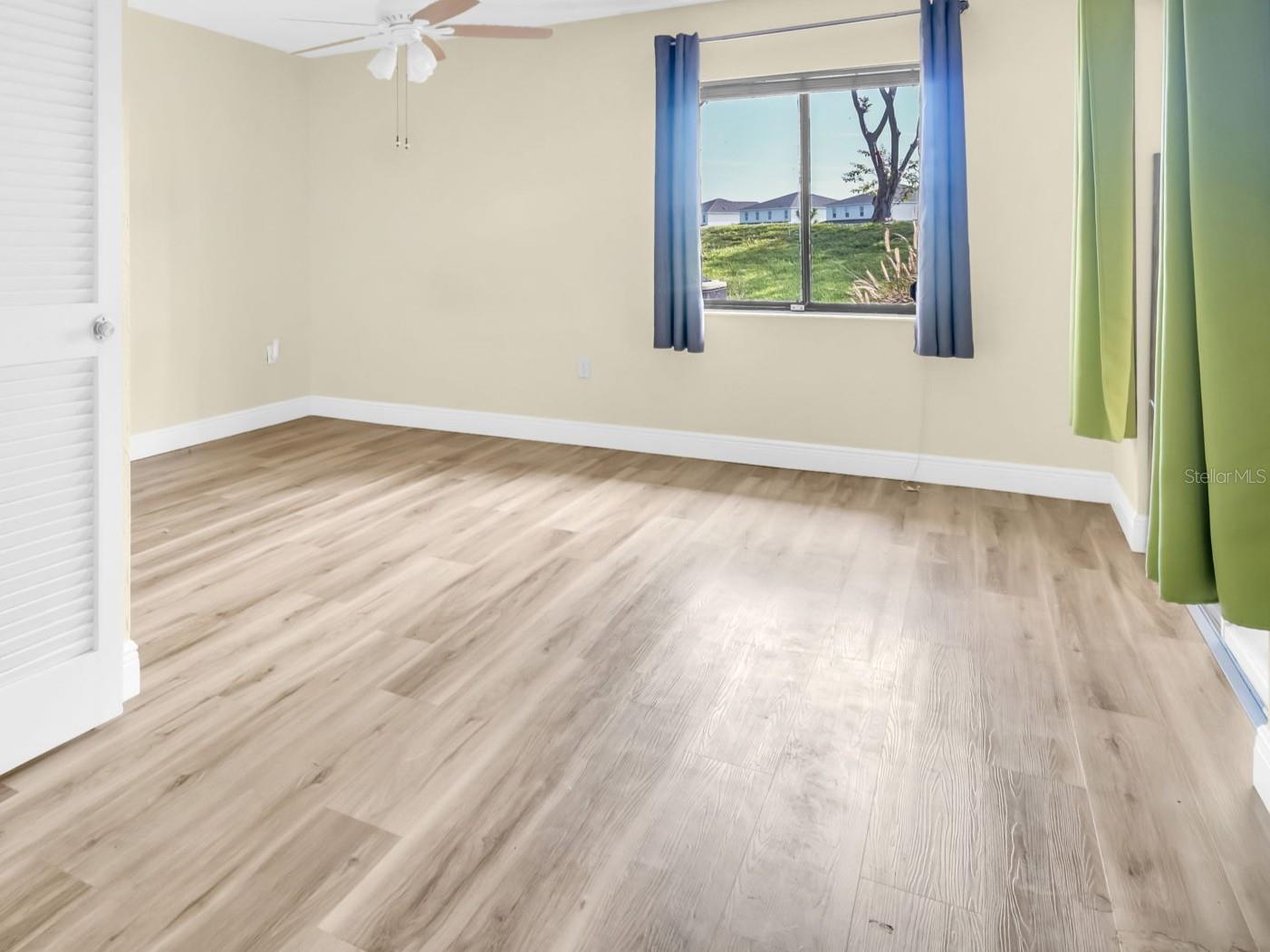 COUNTRY OAKS CONDO 01 - Residential