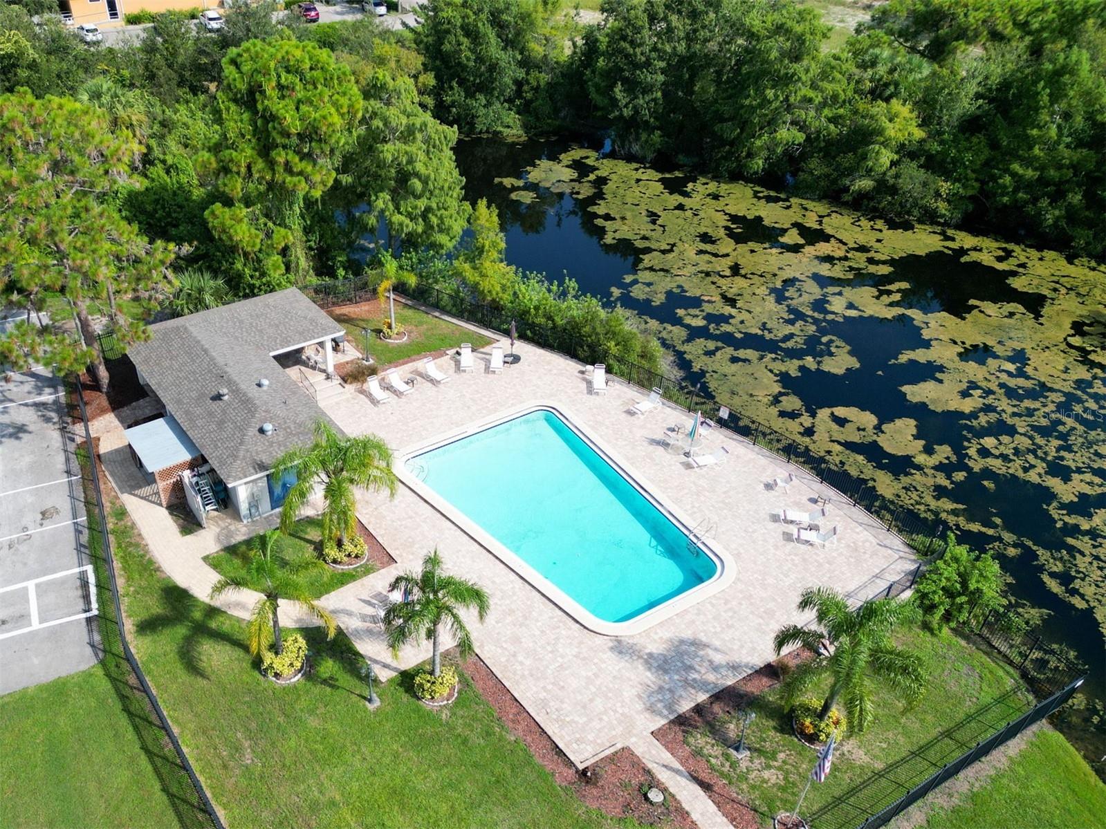 COUNTRY OAKS CONDO 01 - Residential