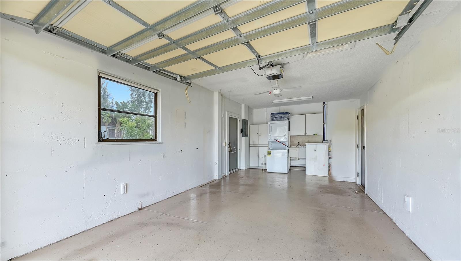 SOUTH VENICE - Residential