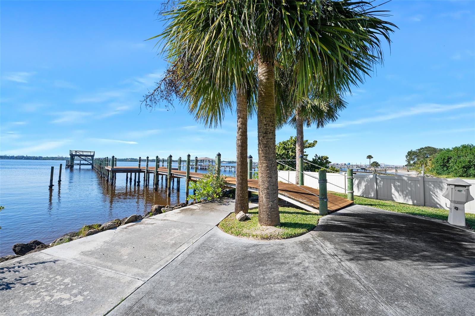 ROBBINS - Residential