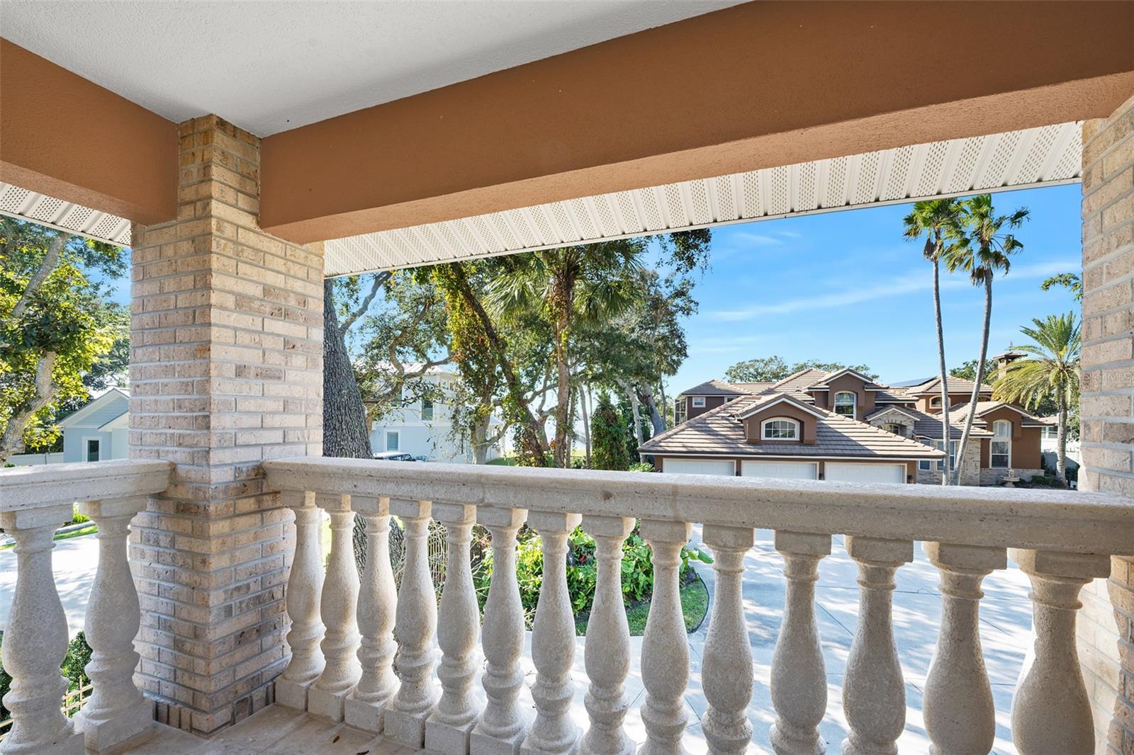 ROBBINS - Residential