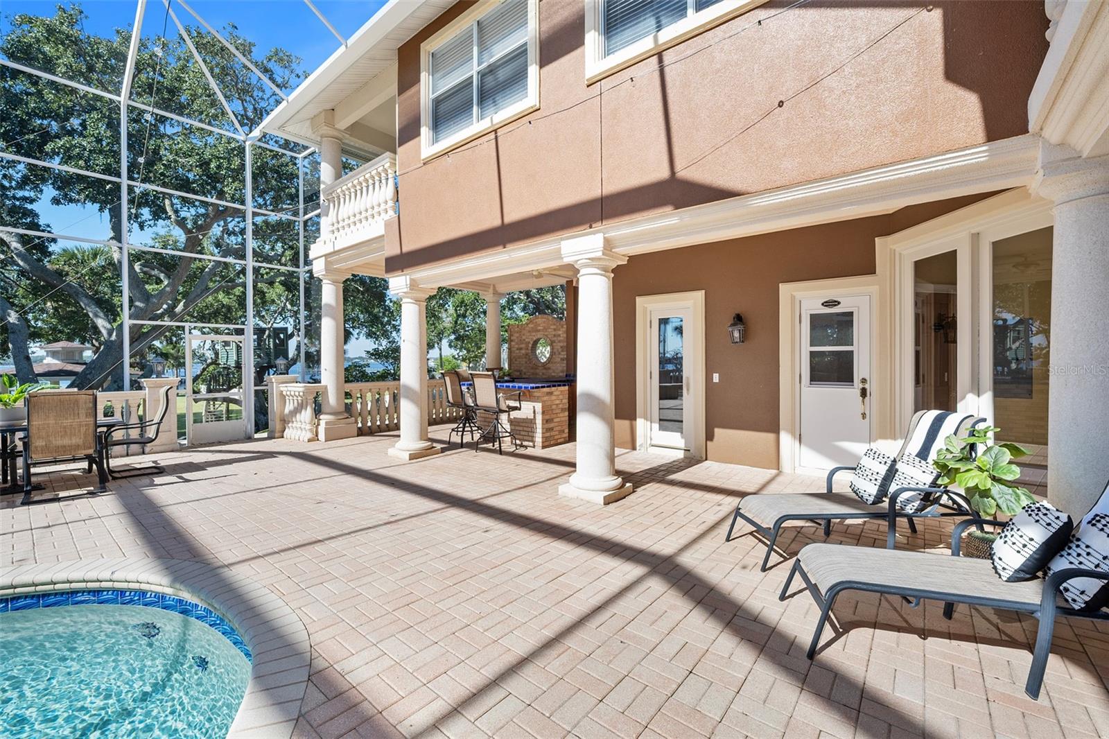 ROBBINS - Residential