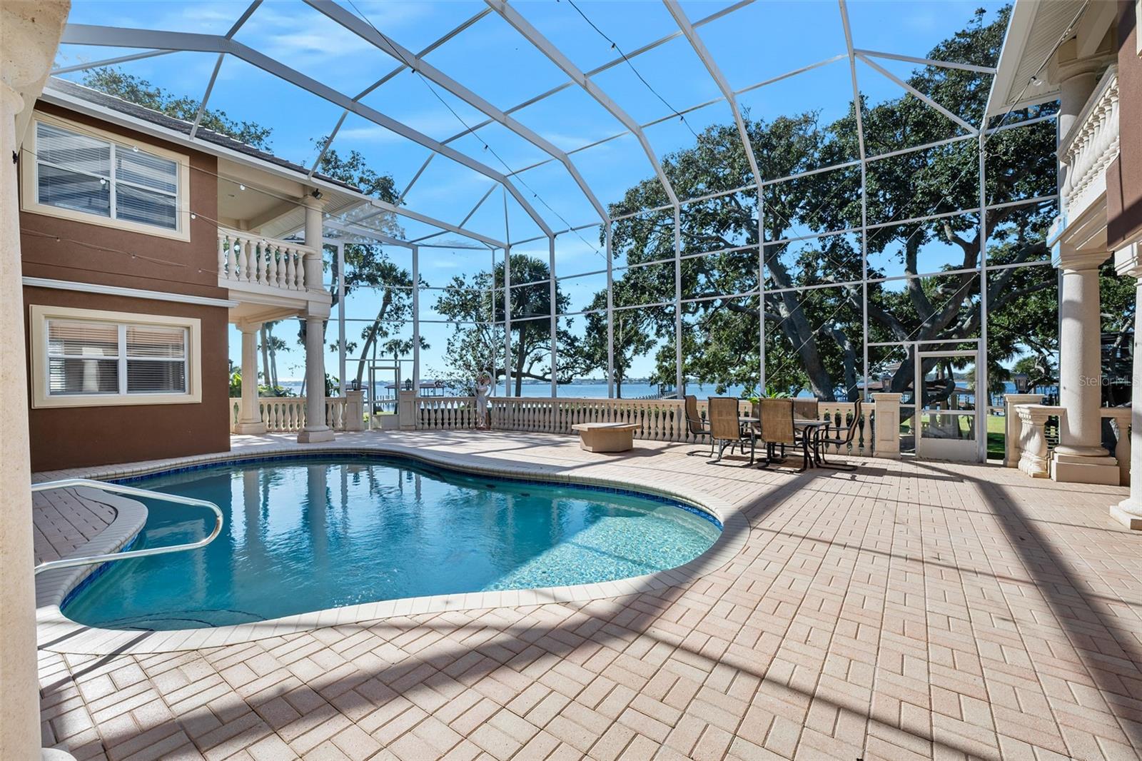 ROBBINS - Residential