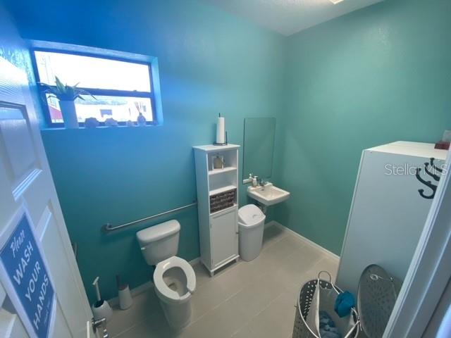 Lowds V New Smyrna - Commercial Lease