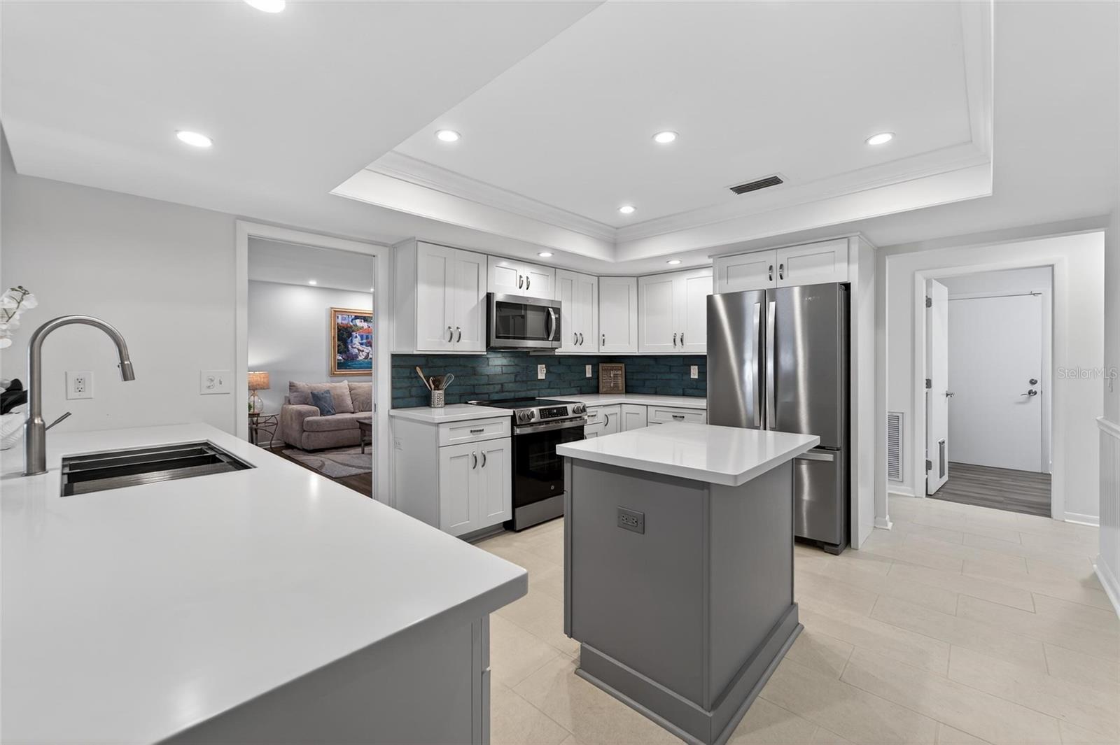 CLUBHOUSE ESTATES OF COUNTRYSIDE - Residential