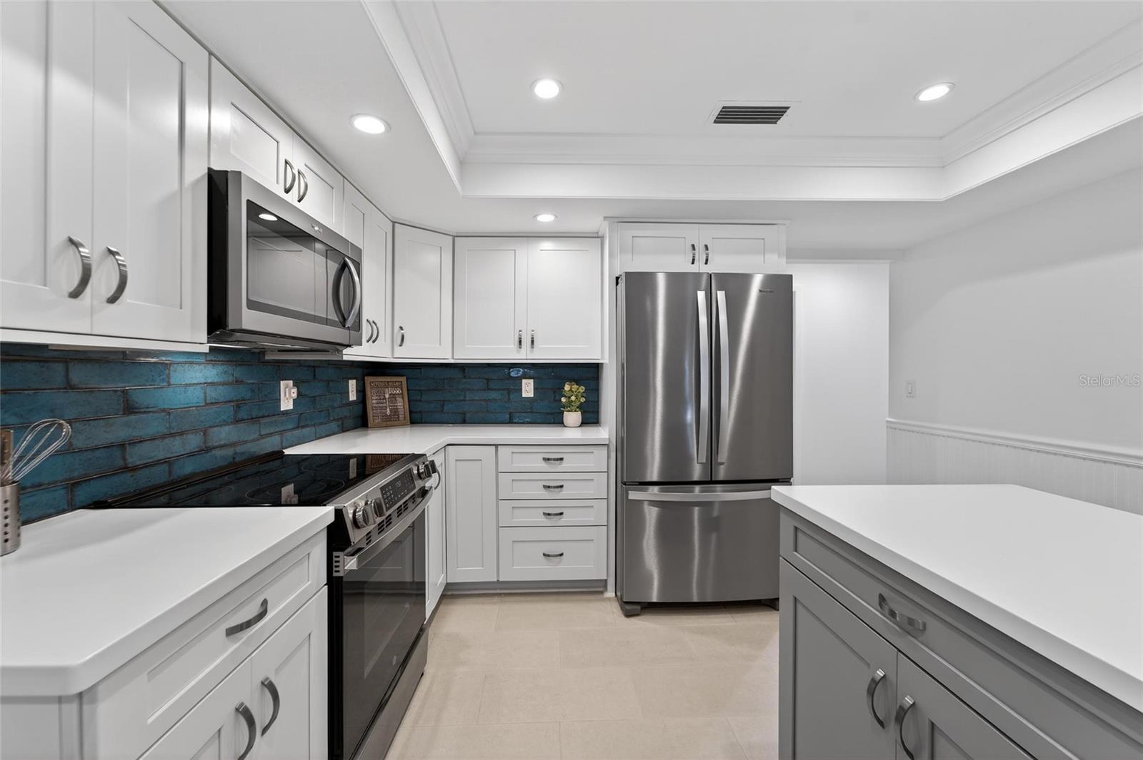 CLUBHOUSE ESTATES OF COUNTRYSIDE - Residential