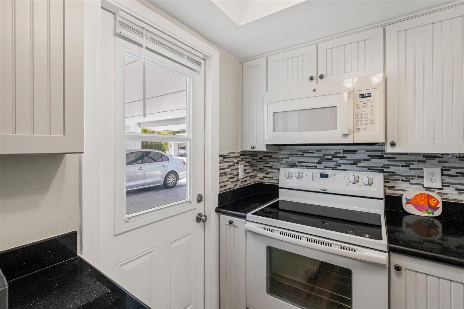 PARKWAY VILLAS CONDO UN 6 - Residential