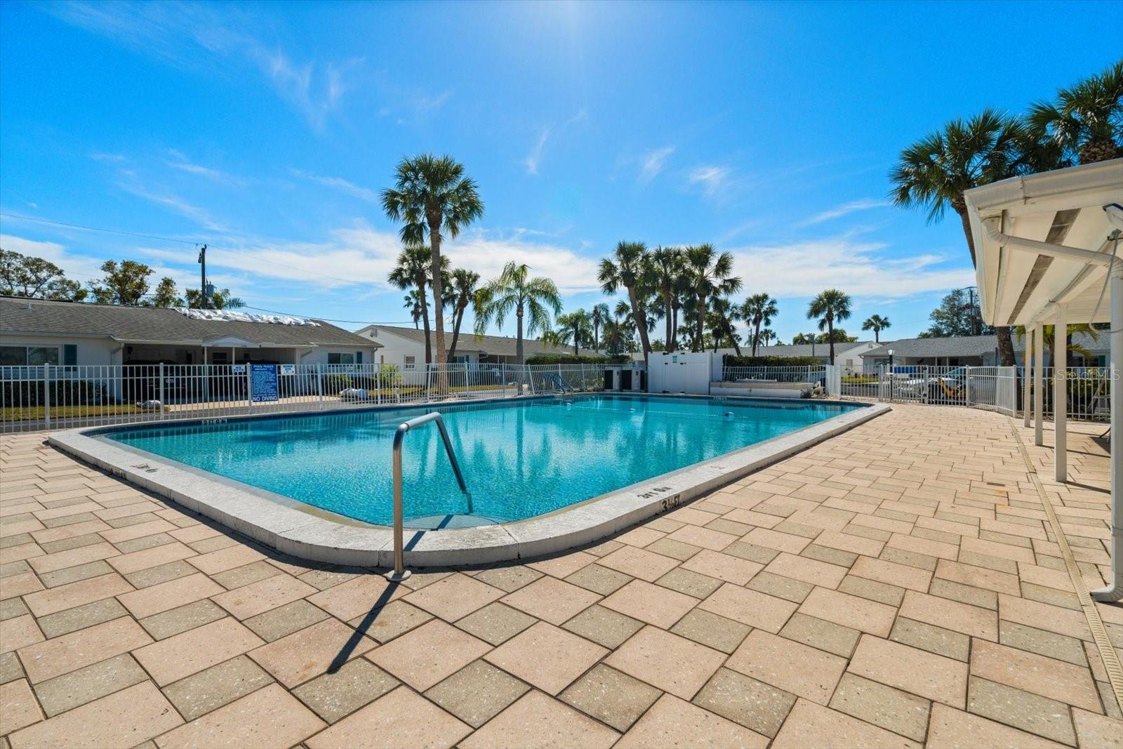 PARKWAY VILLAS CONDO UN 6 - Residential