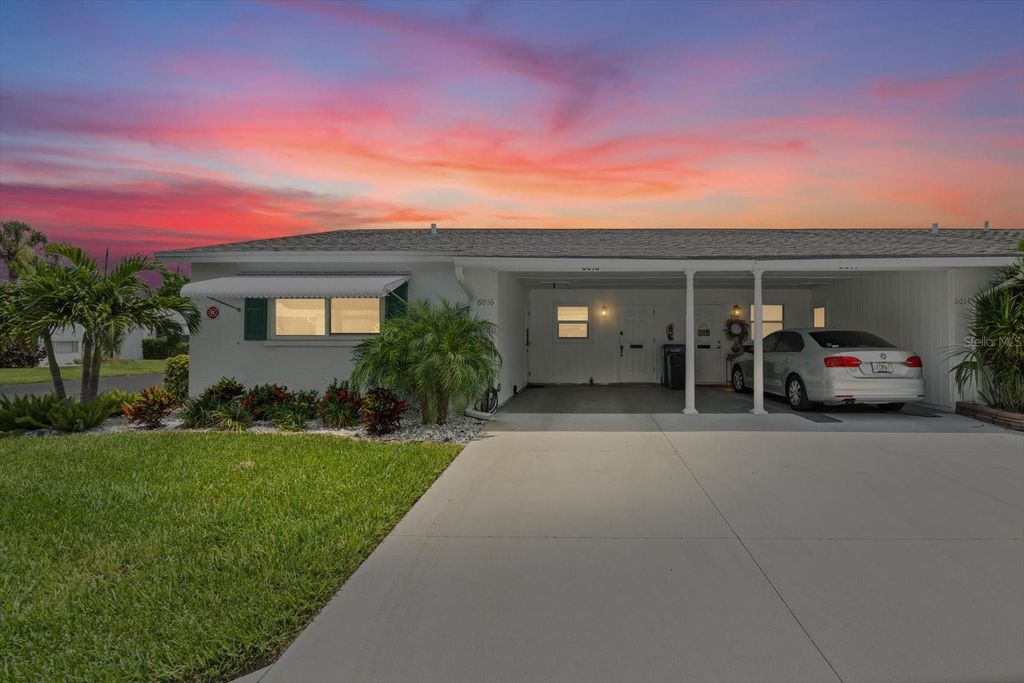 Photo of 6016 Hibiscus Drive, Bradenton, FL 34207 (MLS # A4657239)