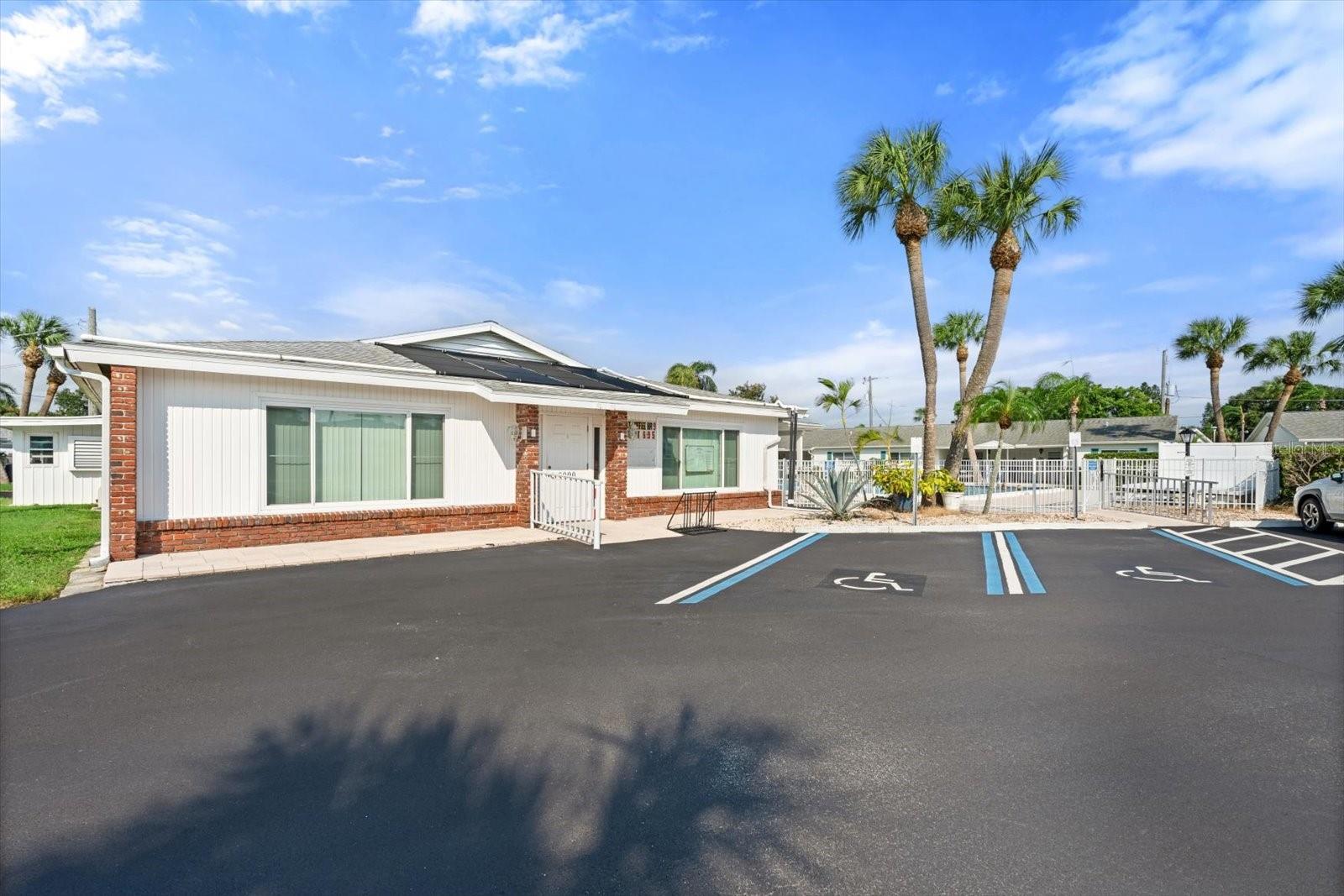 PARKWAY VILLAS CONDO UN 6 - Residential