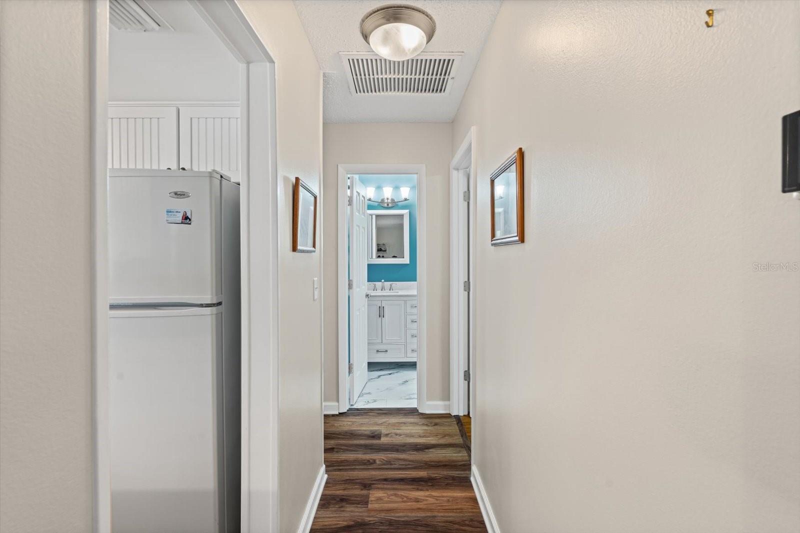 PARKWAY VILLAS CONDO UN 6 - Residential