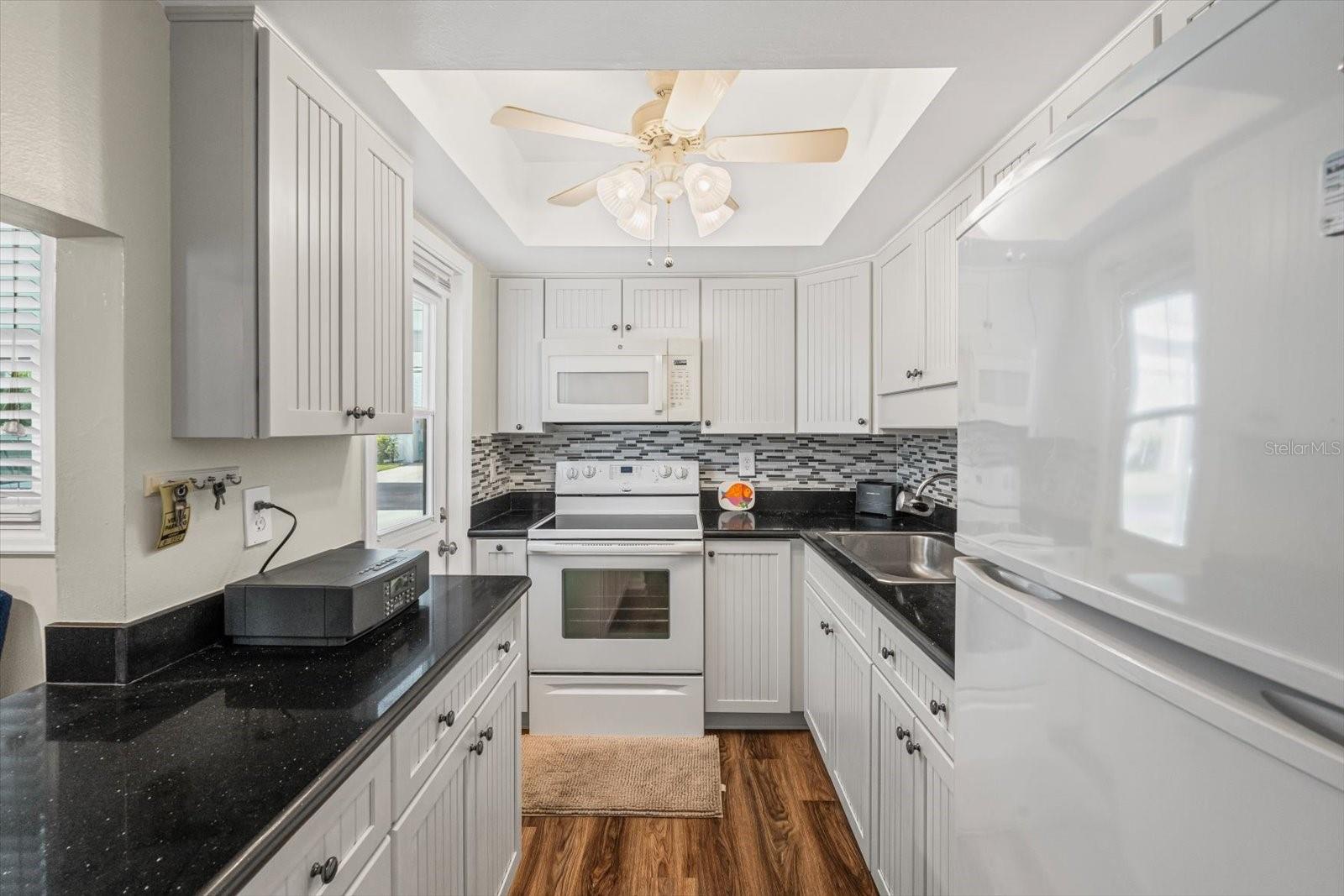 PARKWAY VILLAS CONDO UN 6 - Residential