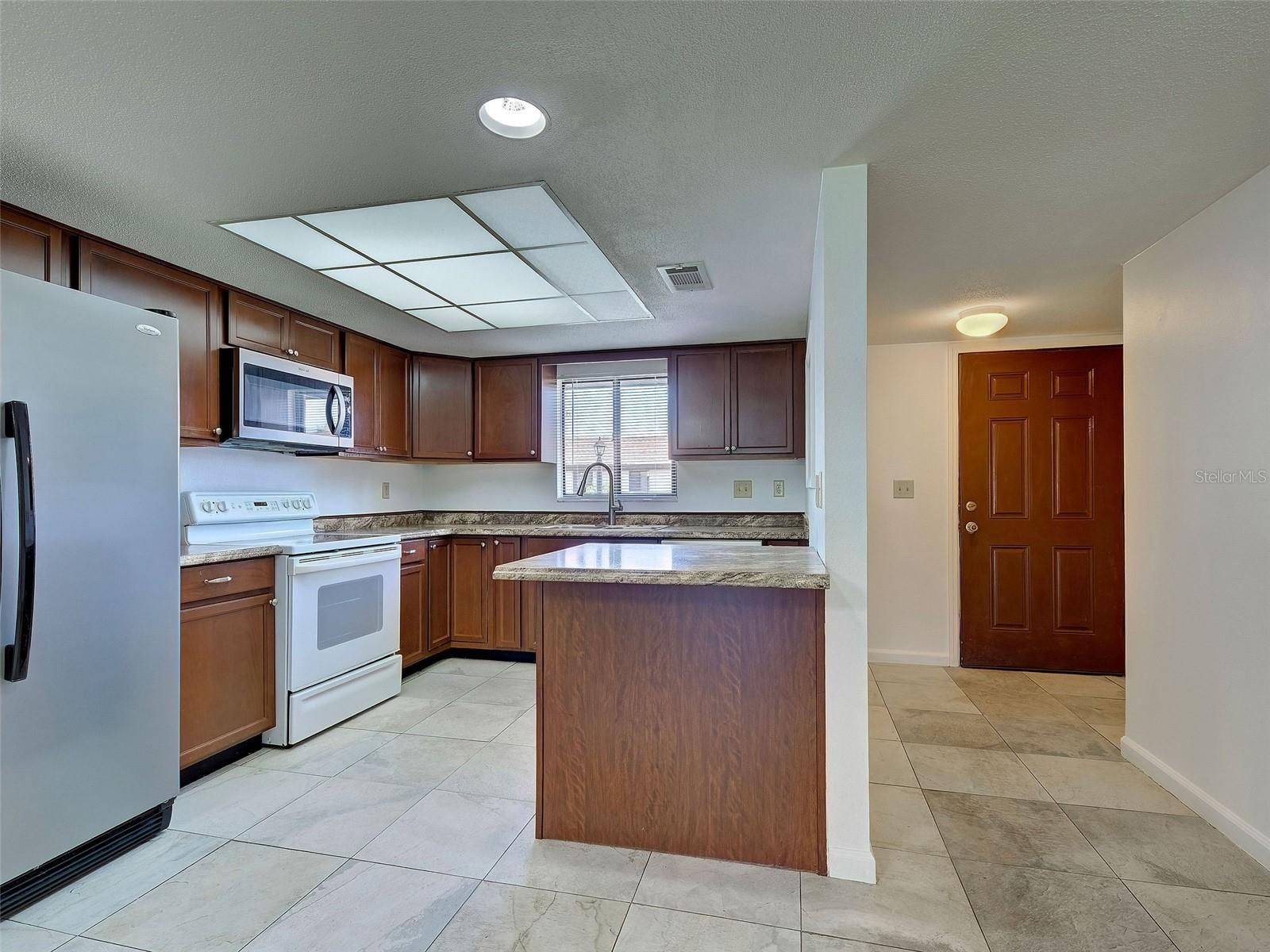 499 ALBEE FARM ROAD V11, VENICE, FL, 34285 3 499 ALBEE FARM ROAD V11