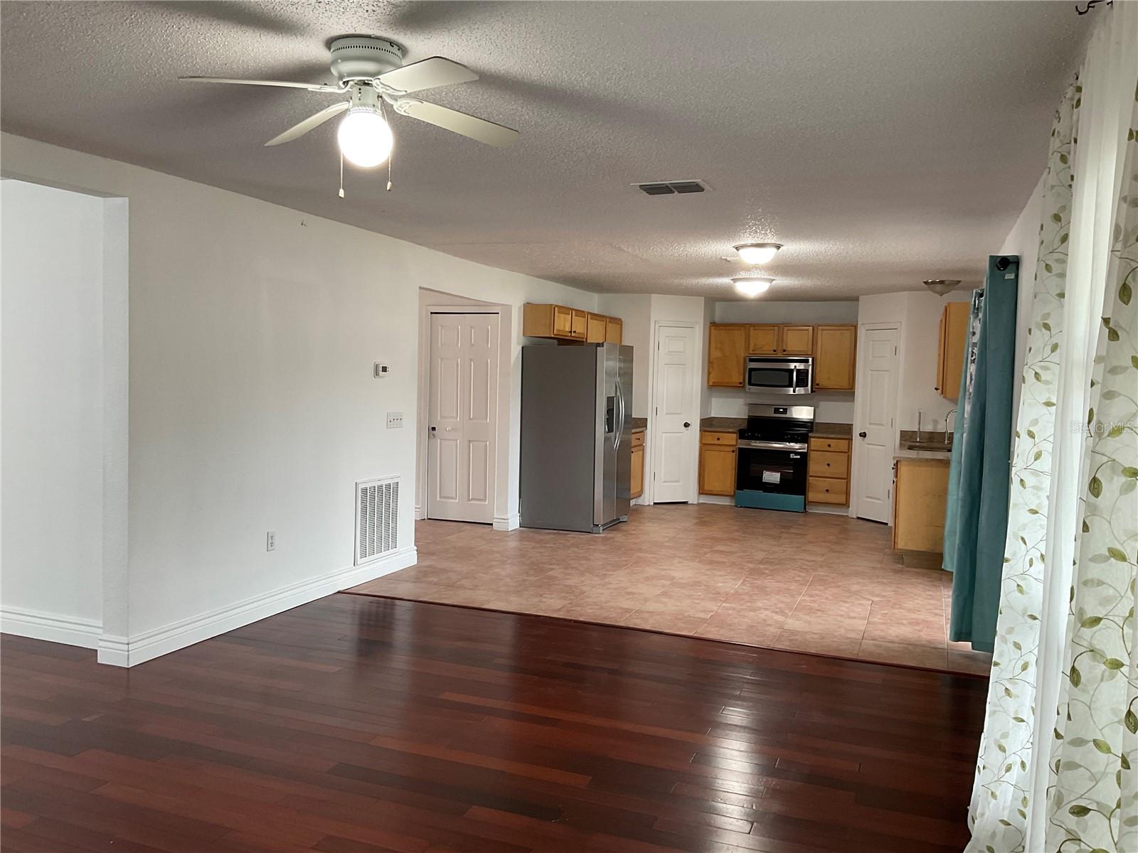 WETHERBEE LAKES SUB - Residential Lease