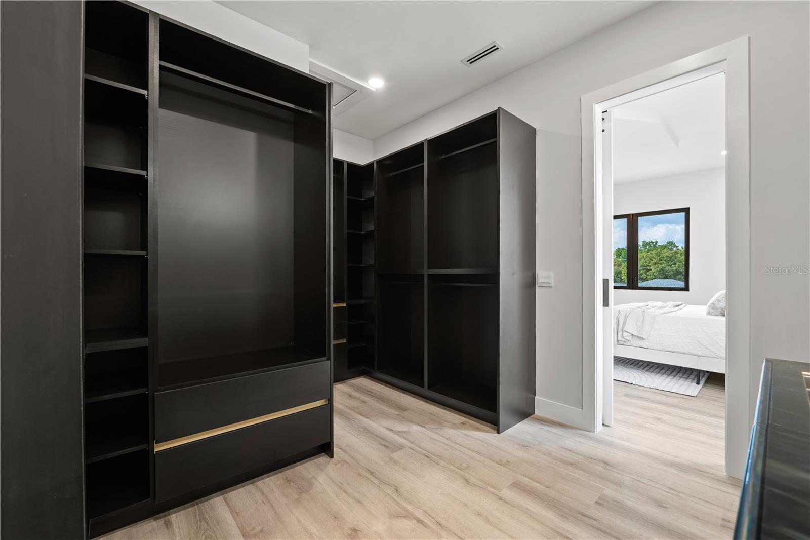 MAC FARLANE PARK - Residential