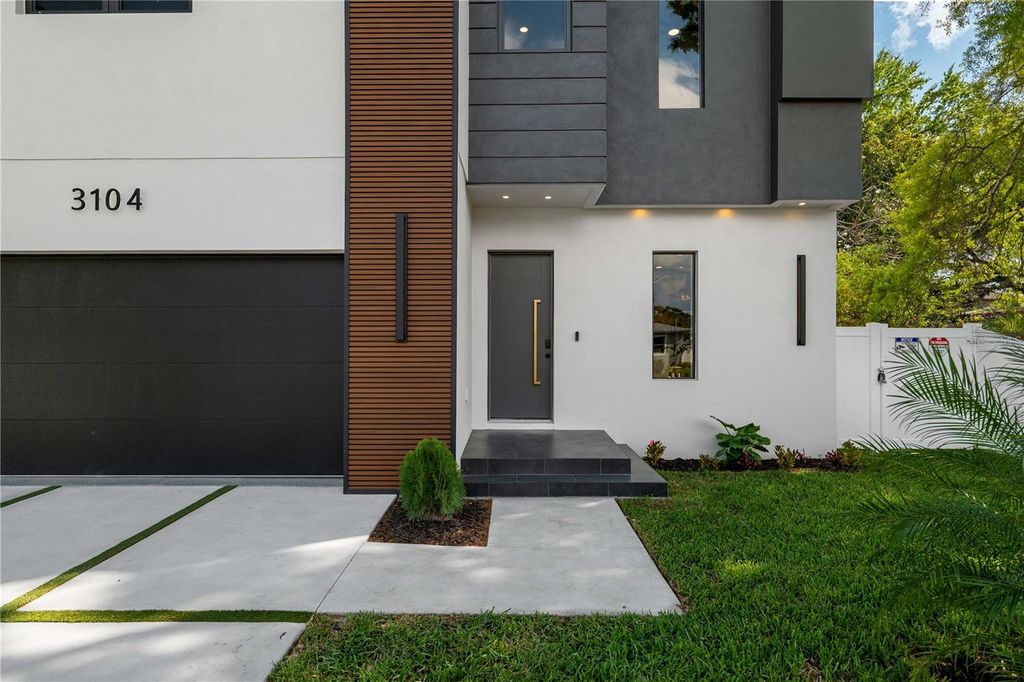 Photo of 3104 W Pine Street, Tampa, FL 33607 (MLS # TB8491193)