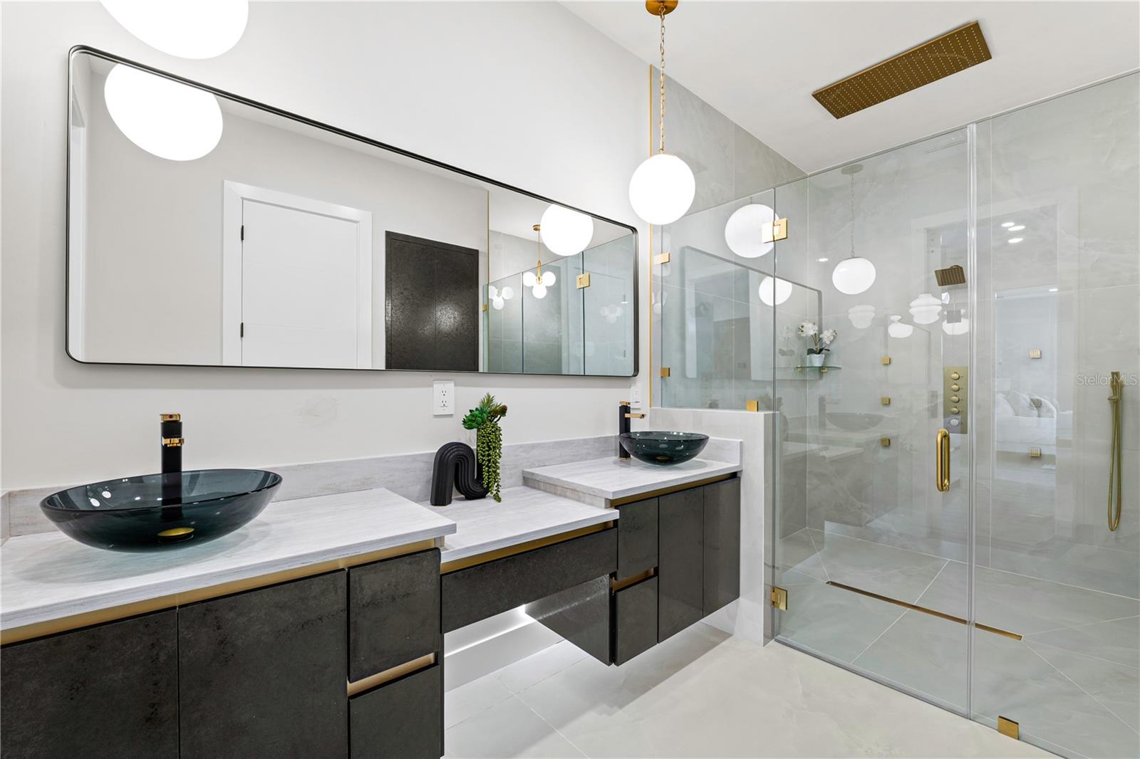 MAC FARLANE PARK - Residential