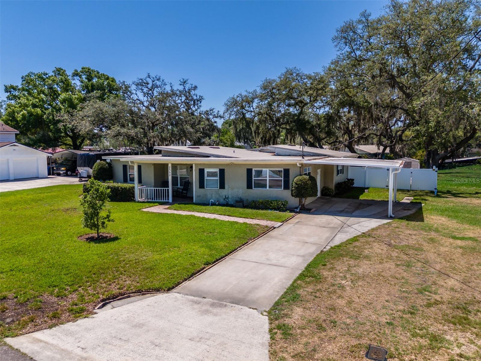 2532 LAKE ELLEN LANE
